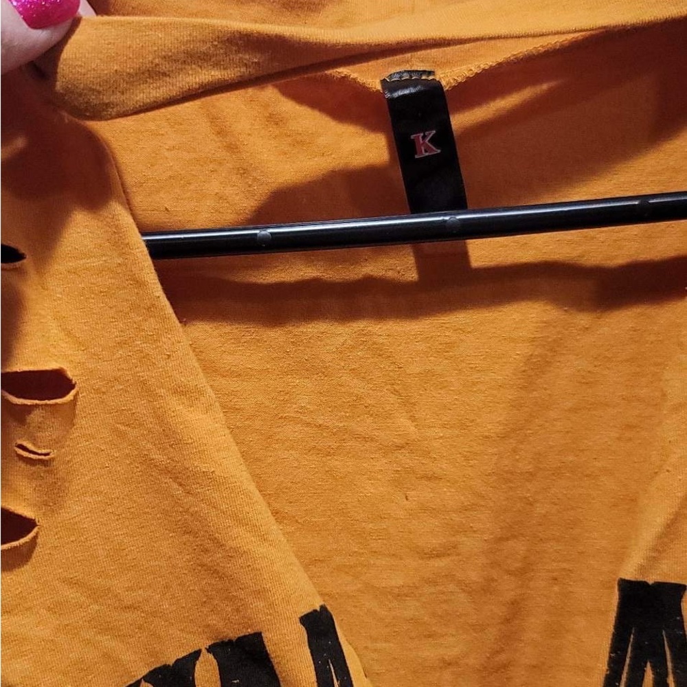 Mustard tshirt